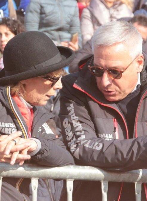 Carnevale, tutti rinviano meno che Viareggio 