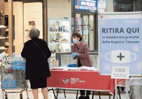 A Rosignano consegna di mascherine gratis nelle piazze