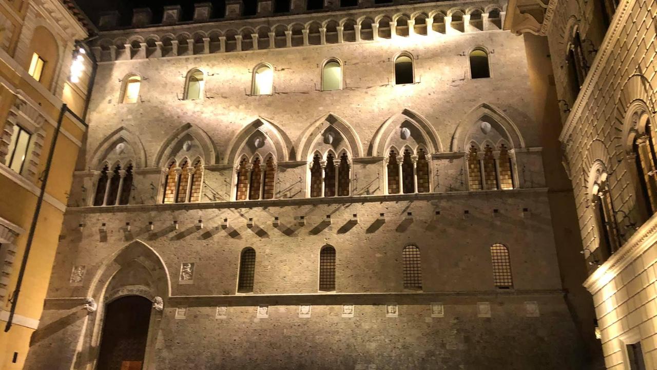 La sede del Monte dei Paschi, in piazza Salimbeni a Siena
