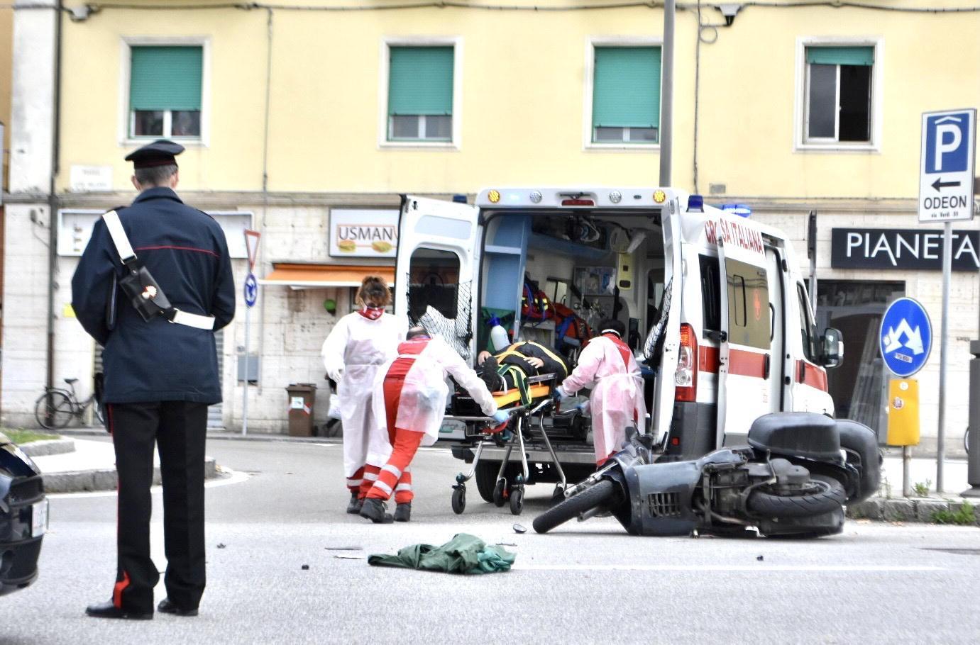 I soccorsi della Croce rossa italiana (foto Silvestri)