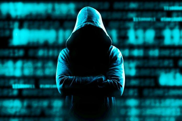 Truffe online, hackerano l'home banking Mps e svuotano i conti dei clienti contattati con false mail