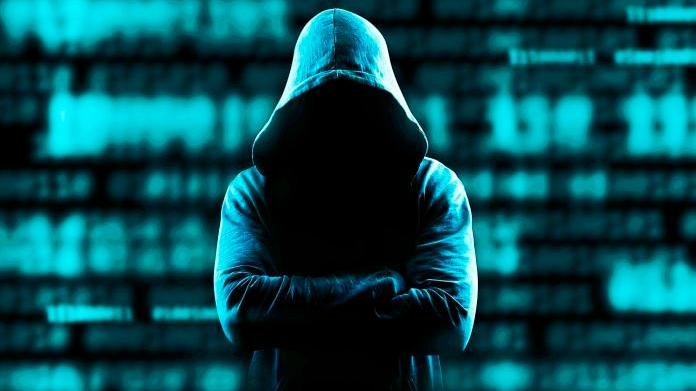 Truffe online, hackerano l'home banking Mps e svuotano i conti dei clienti contattati con false mail