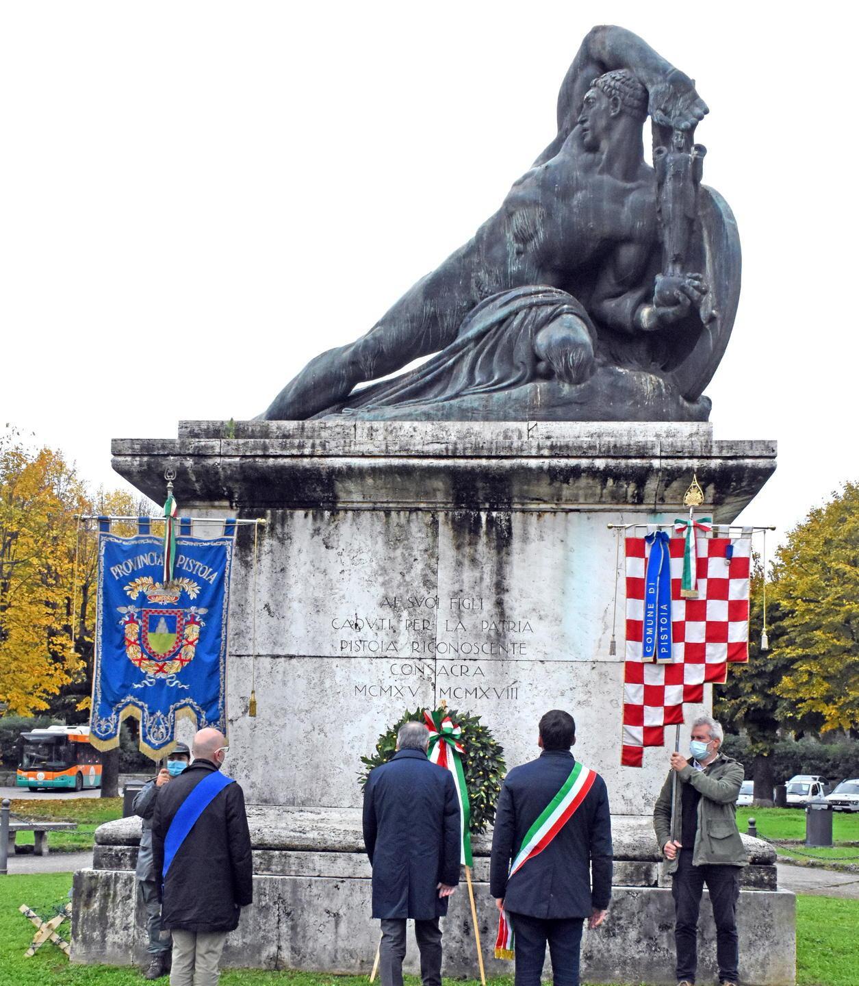 4 Novembre, omaggio ai caduti