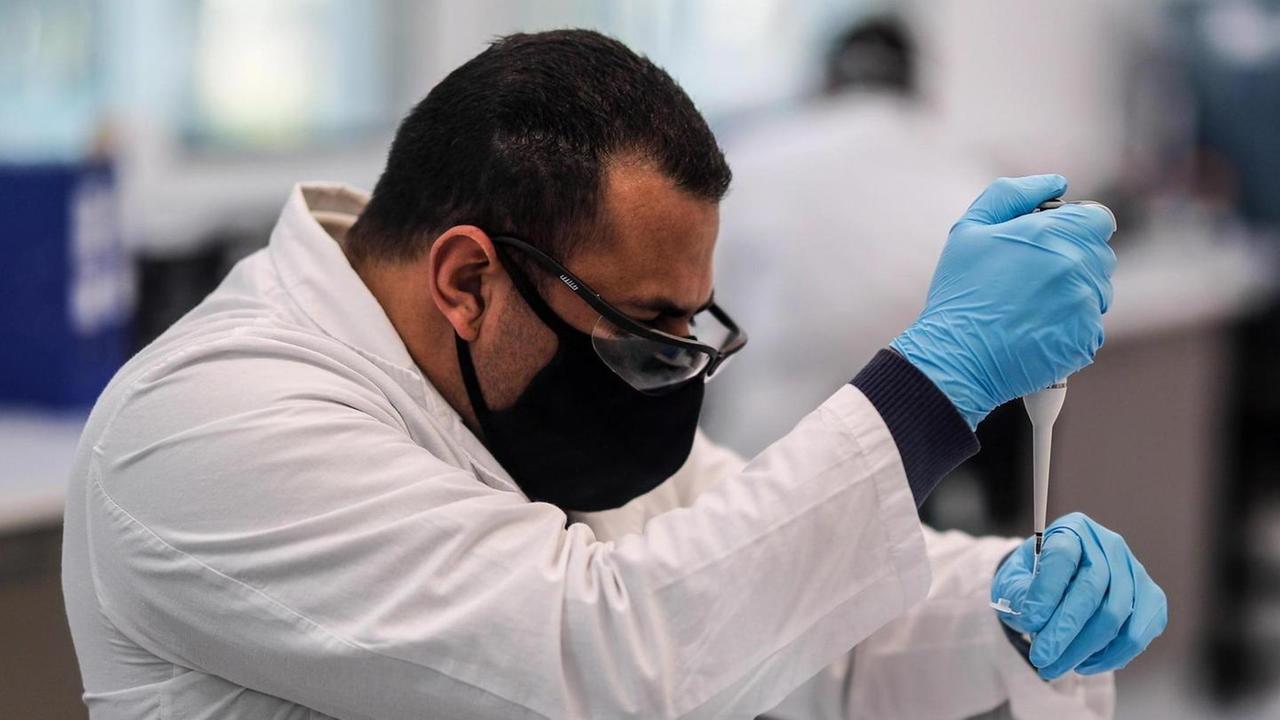 Vaccino, a dicembre test in Italia