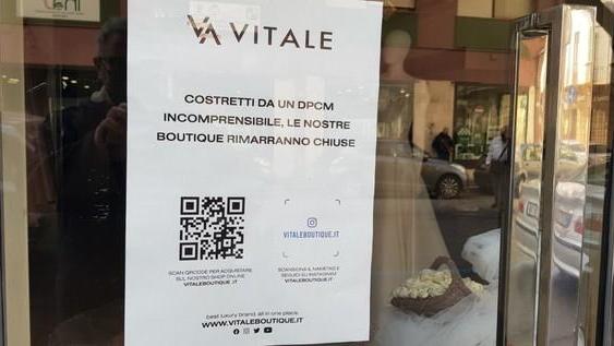 Dpcm: protesta a Crotone, negozi restano aperti
