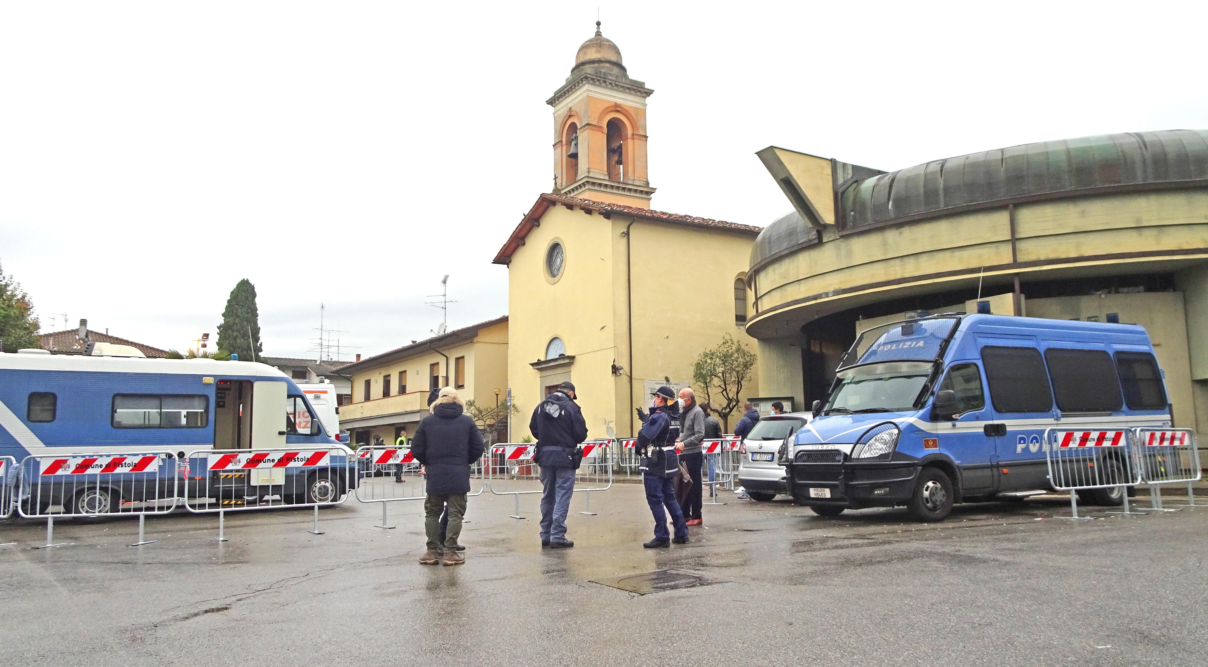 Vicofaro, quarantena finita: il sindaco lancia l’allarme