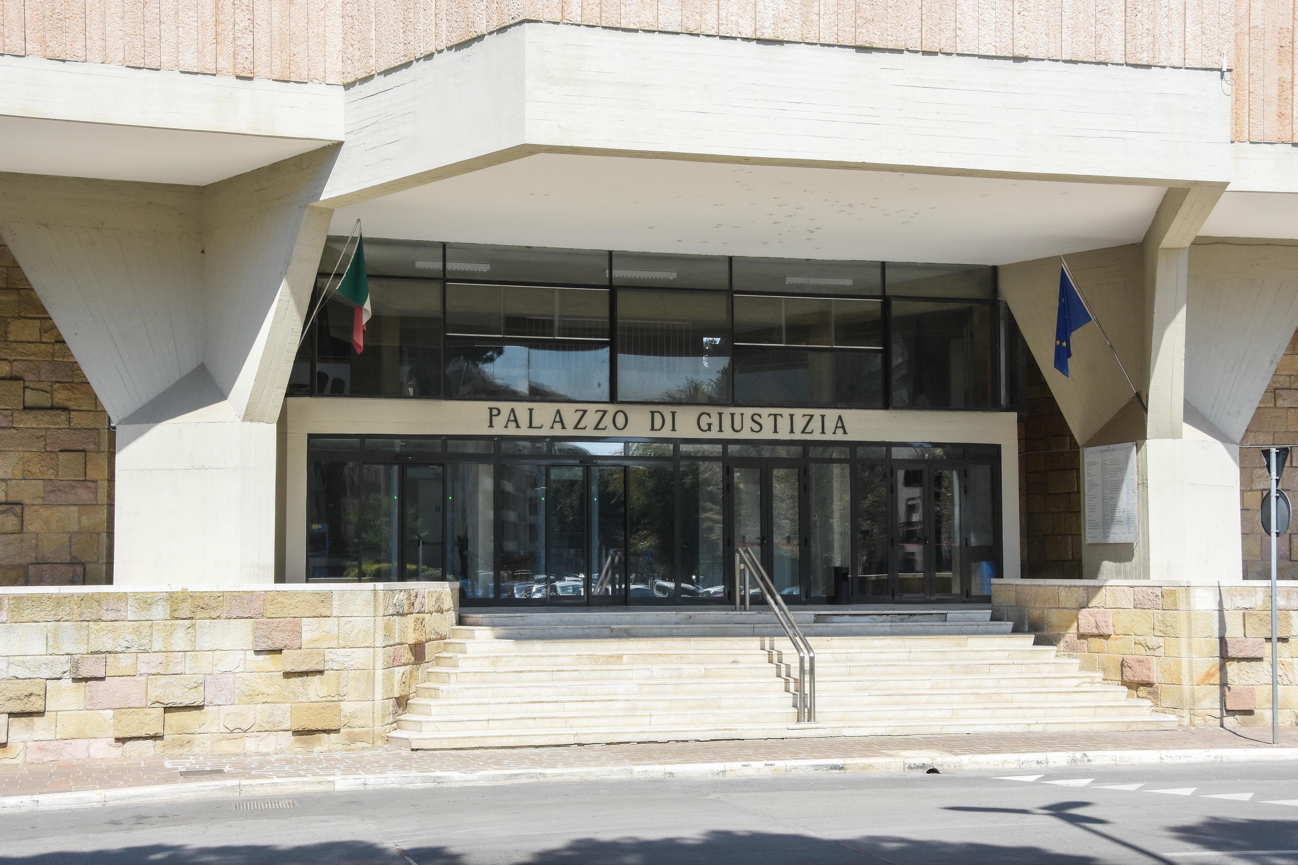 Rifiuta il matrimonio combinato: «Frustata e offesa da mio padre» 