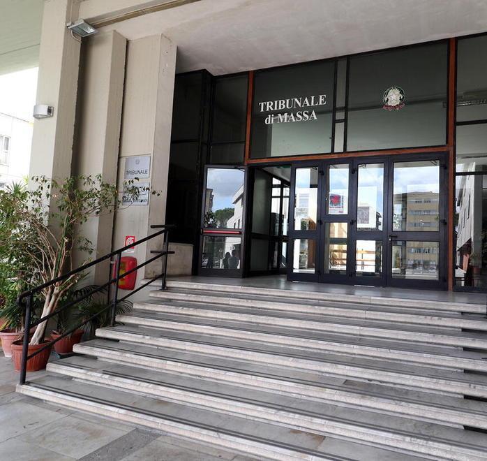 Rinviati a giudizio due uomini per il “revenge porn” in chat 