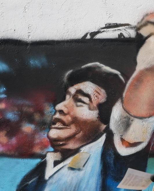 Maradona fa tunnel anche alla malattia «Recupero record»
