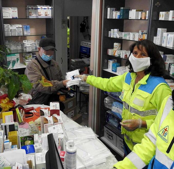 Nelle farmacie della città si consegnano le mascherine