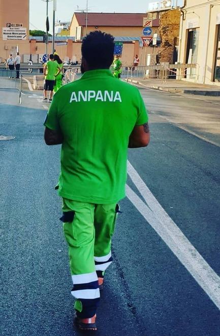 Anpana cerca volontari per portare fuori i cani di chi è in quarantena 