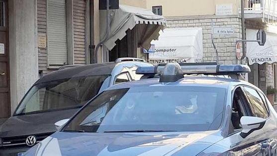 Tenta due furti in un’ora ladro riesce a dileguarsi