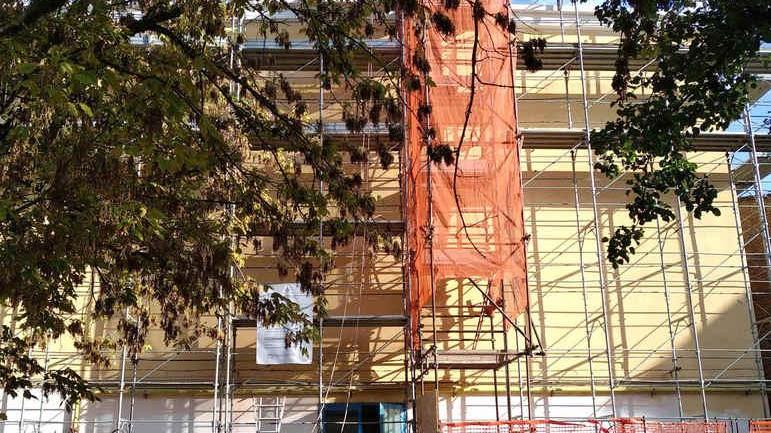 Palestra Marini, progetto per rifare gli intonaci