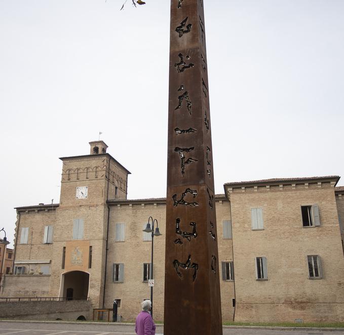 Stop alla mostra di Pomodoro