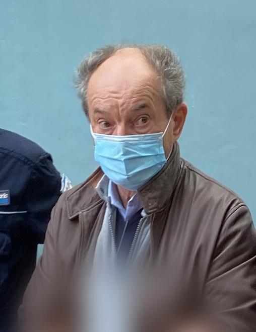 Indagato per le mazzette e gli ritirano 131 armi «Non ha più i requisiti» 