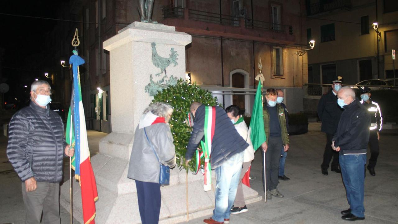 La cerimonia per i morti in guerra