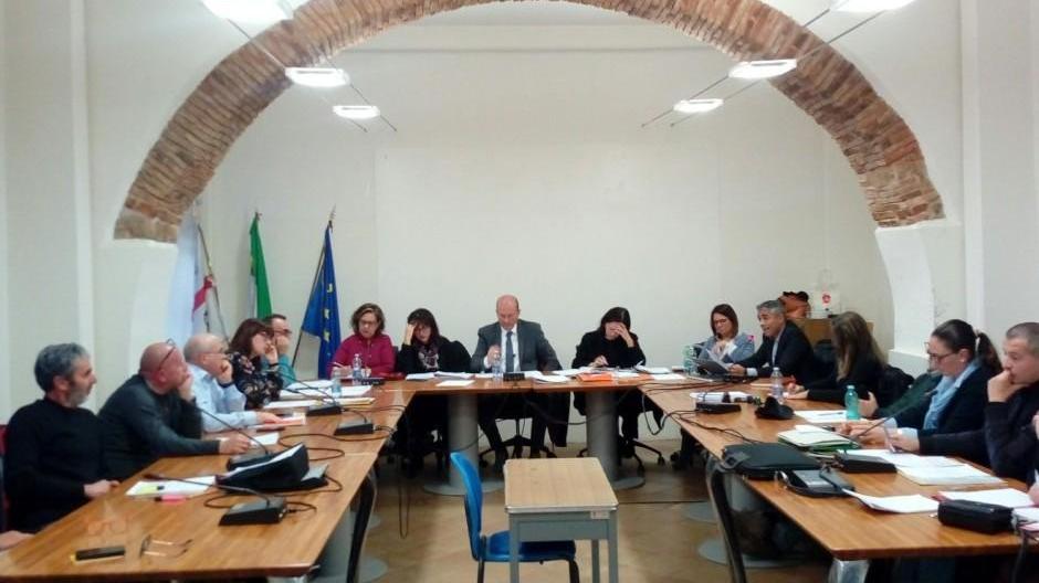 Spazi pubblici a Tortolì Il consiglio adotta norme più restrittive