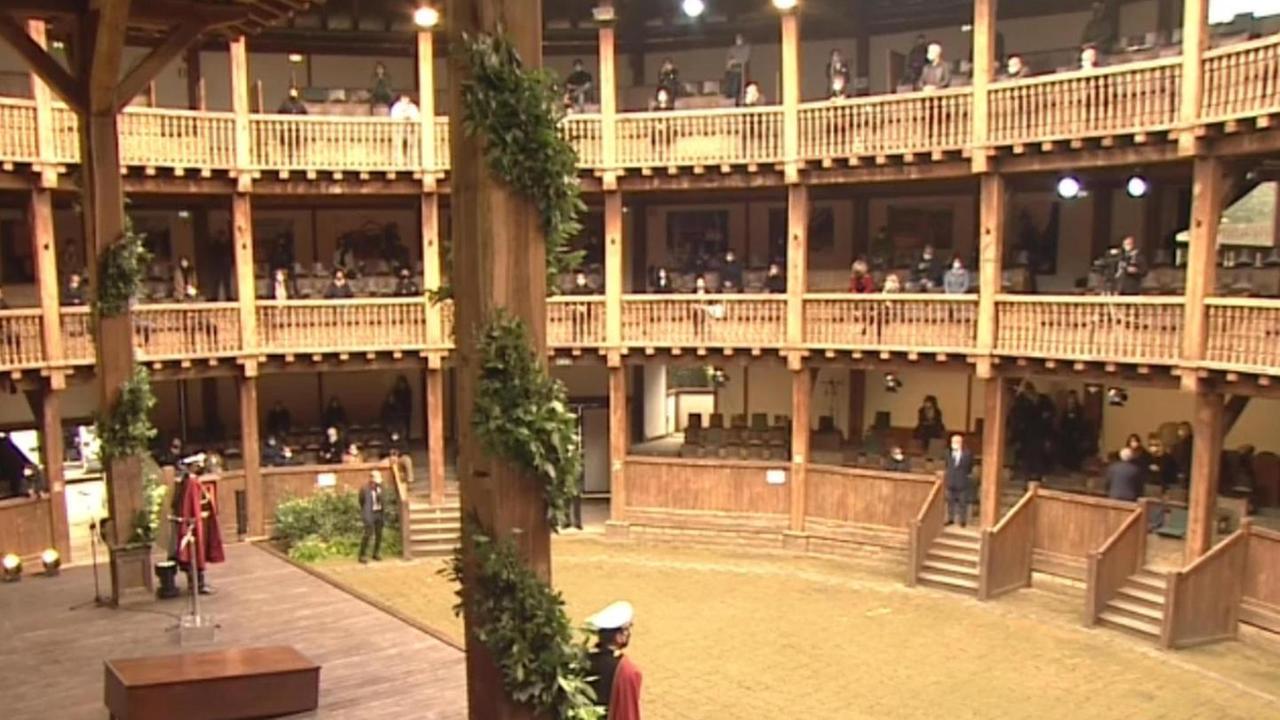 L’ultimo applauso per il mattatore