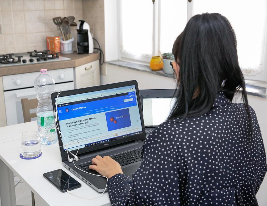 A Ferrara il Comune rifà i conti. Più lavoro agile, slittano servizi 