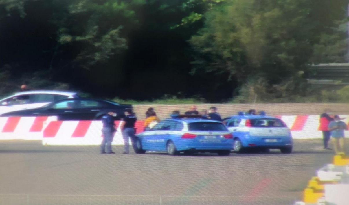 Manifestazione degli Sconvolts fuori dallo stadio: 20 denunciati