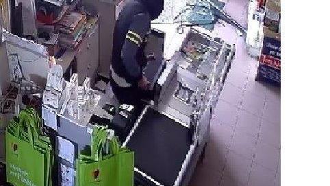 Spilamberto, sono 17 i colpi del ladro seriale con tombino