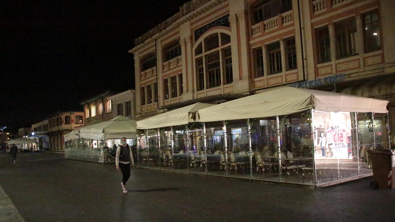 La Passeggiata a Viareggio quasi deserta