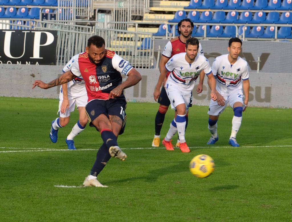 Il rigore di Joao Pedro che ha sbloccato il risultato (foto di Mario Rosas)