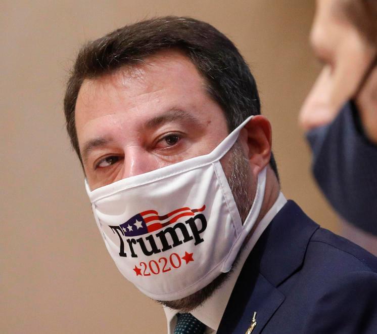 Lampi d’Usa e Lampedusa, Salvini (con mascherina) respira attraverso Trump 