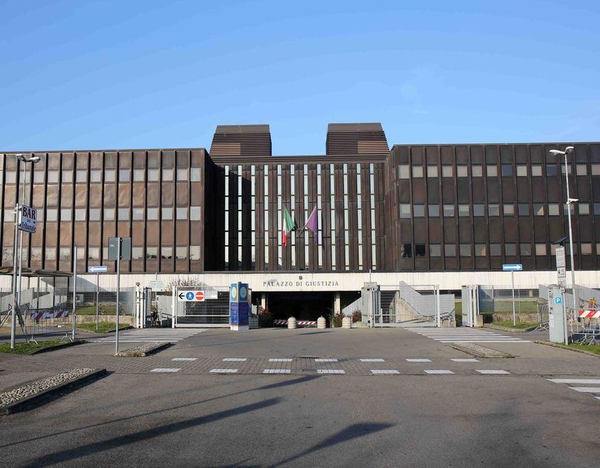 Le botte in famiglia? «Non ho mai visto il papà picchiarci» e il giudice lo assolve 