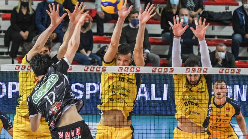 Leo Shoes ferma nella strana domenica della SuperLega