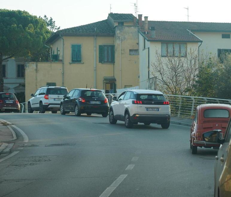 Circolazione subito in tilt sulle strade alternative 