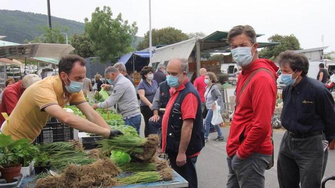 Prato dimezza i mercati, poi ci ripensa