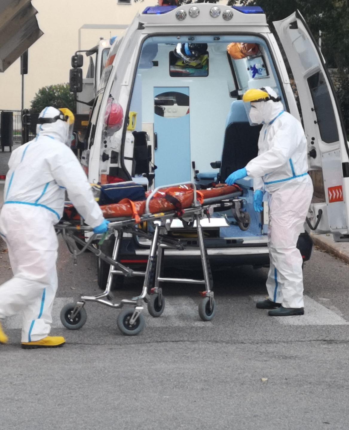 Sassari, ambulanze 118 in ostaggio anche per 6 ore 