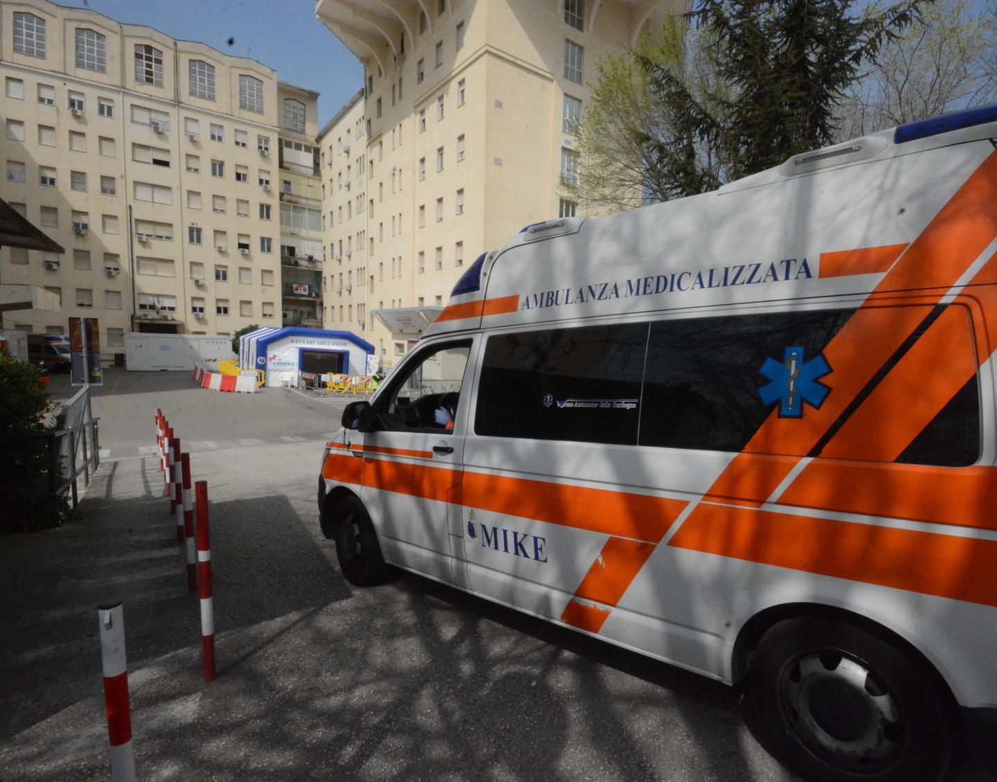È contagiata ma non lo dice: in ambulanza sino all’ospedale 