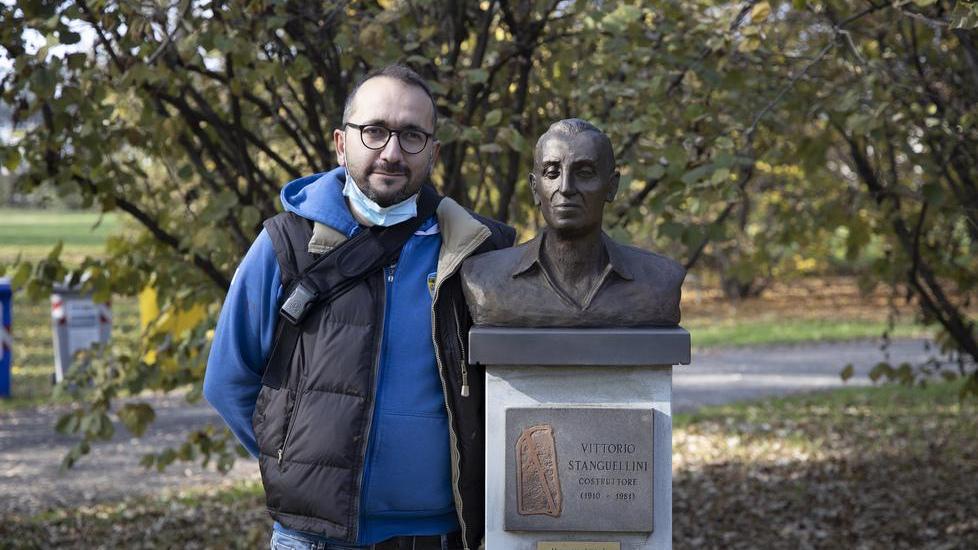 Modena lI busto di Stanguellini riparato dopo i vandali è ritornato nel parco Ferrari