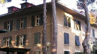 Medici di famiglia nel tendone per fare i tamponi rapidi