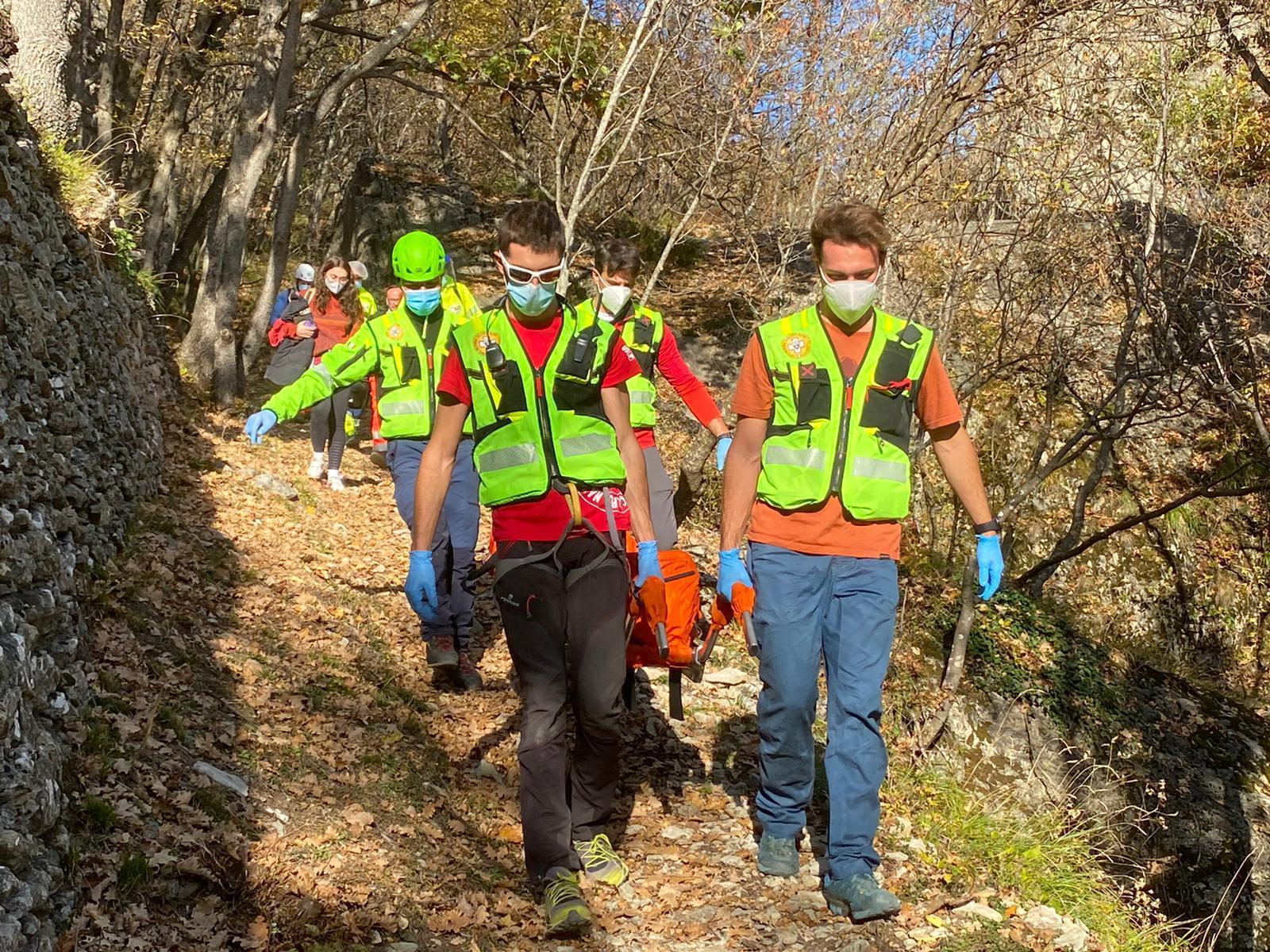 Giovane cade durante la scalata alla Pietra, ferito alla testa
