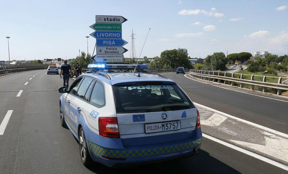 Grave motociclista nello schianto contro un furgone dell’Avr