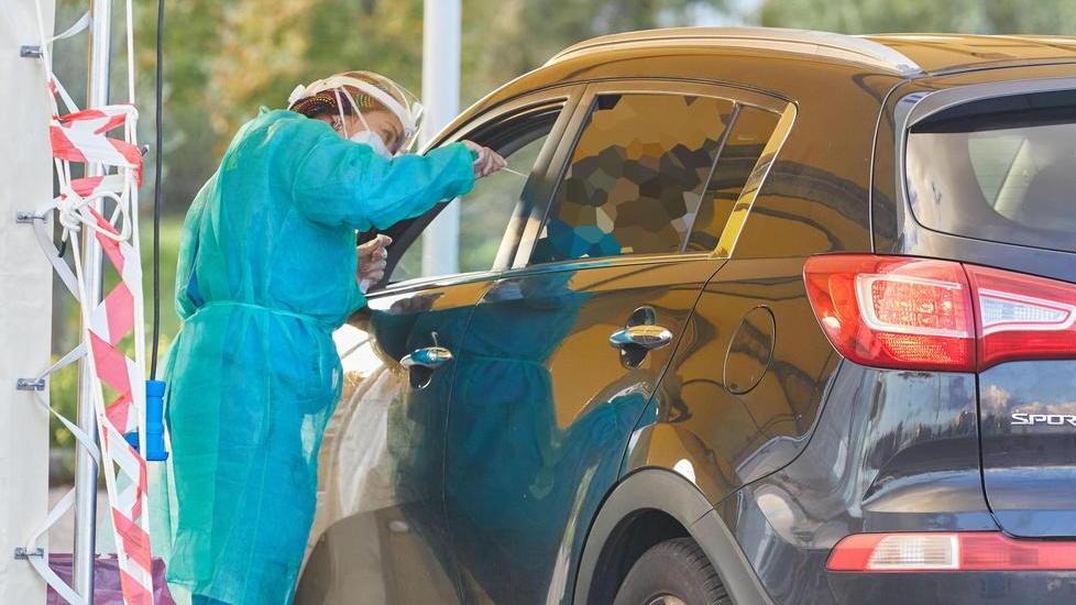 Covid, altre due vittime e 275 nuovi casi a Prato