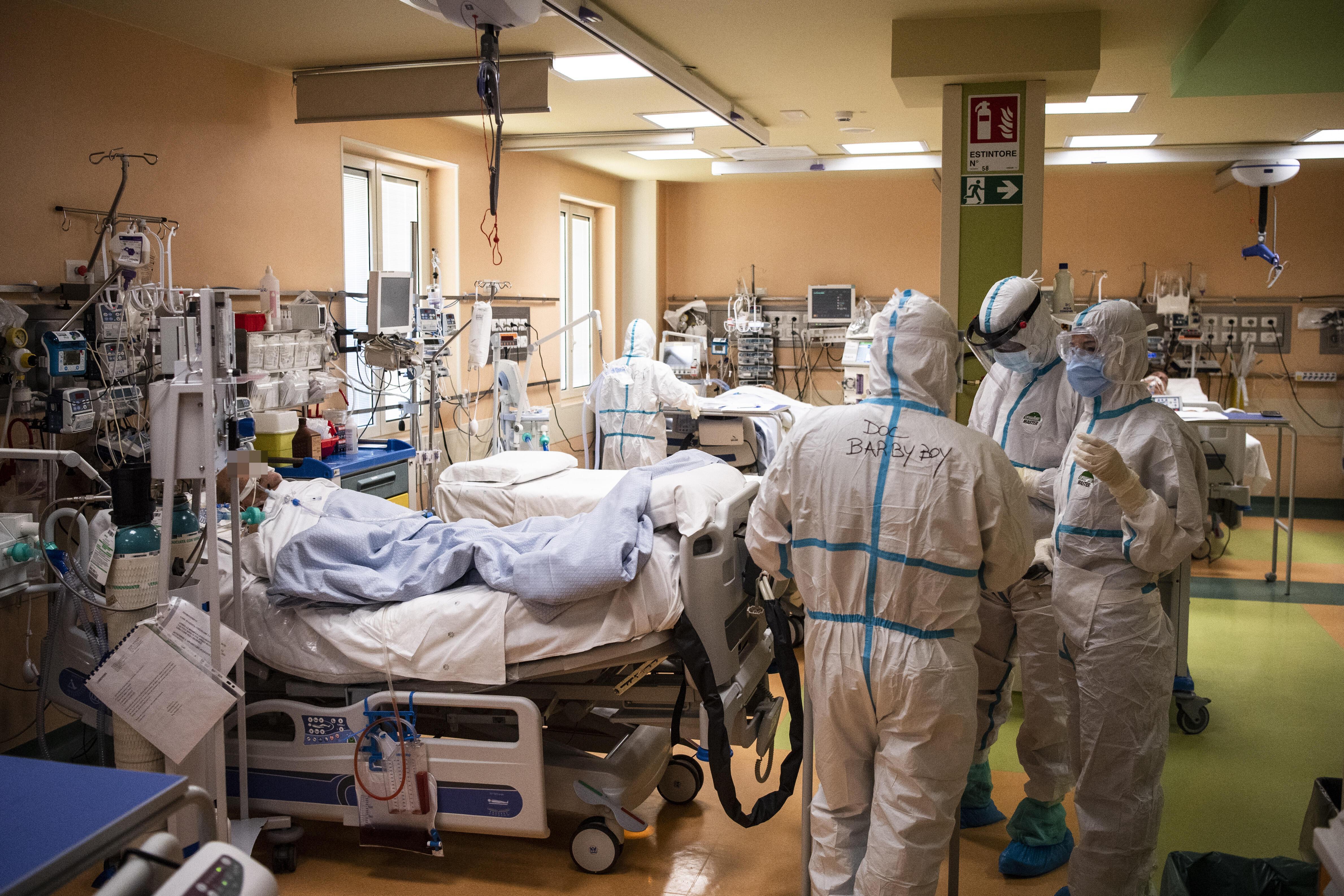 Coronavirus, terapie intensive al collasso in Toscana. I numeri che dimostrano come le Asl inseguono il virus 