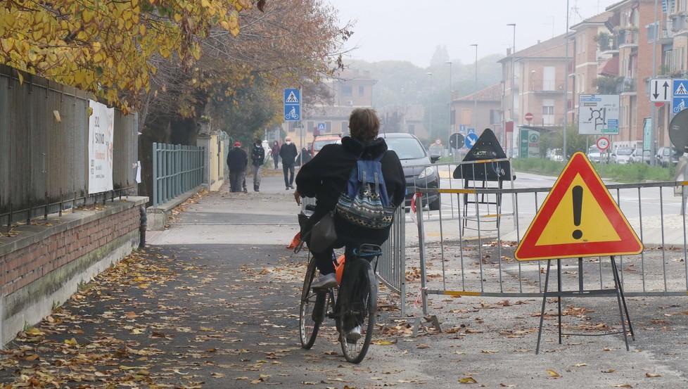 Ferrara, vai al lavoro in bici? Il Comune ti paga. Percorsi tracciati con l’aiuto di un’app 