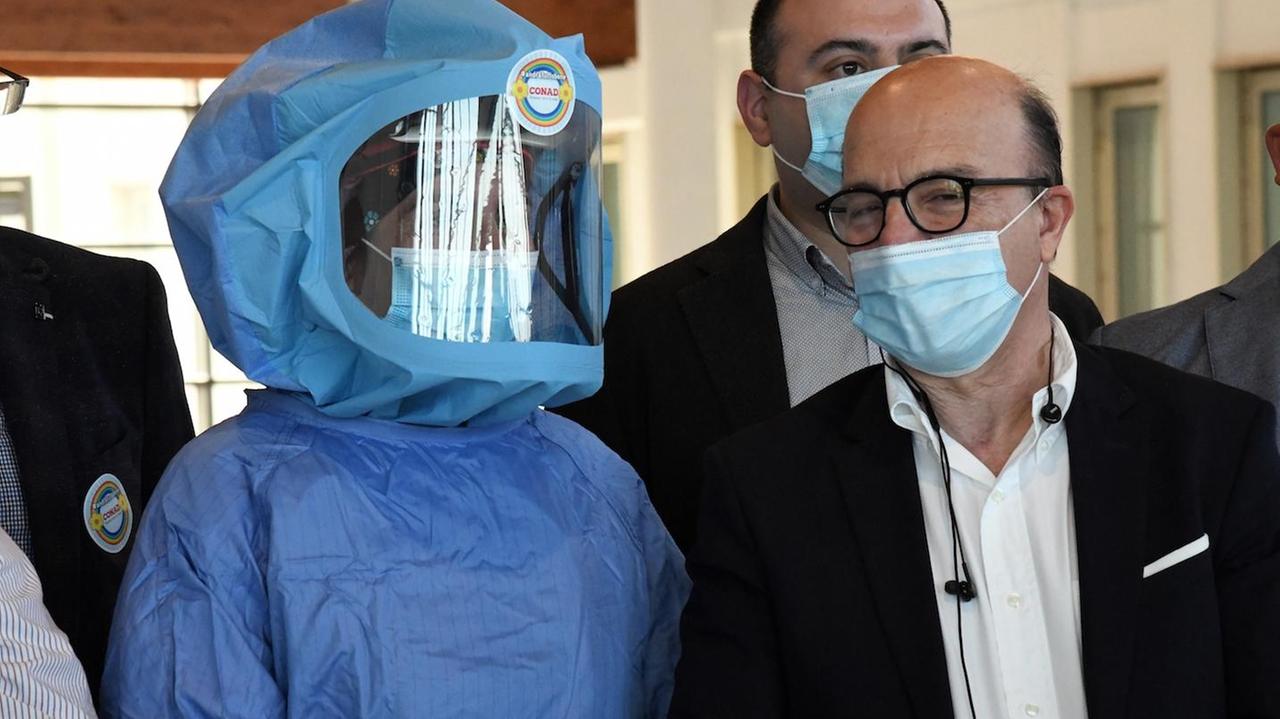 Coronavirus in Sardegna, Nieddu apre ai sindaci e punta a chiudere le scuole 