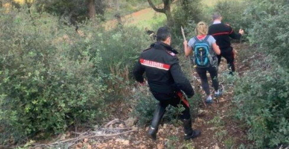 Ritrovate nel bosco dai carabinieri