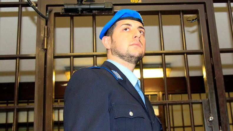 «Feriti due agenti davanti a Sant’Anna Ora tolleranza zero»