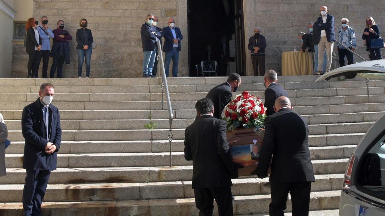 San Paolo, commozione per l’addio a Nino Mura