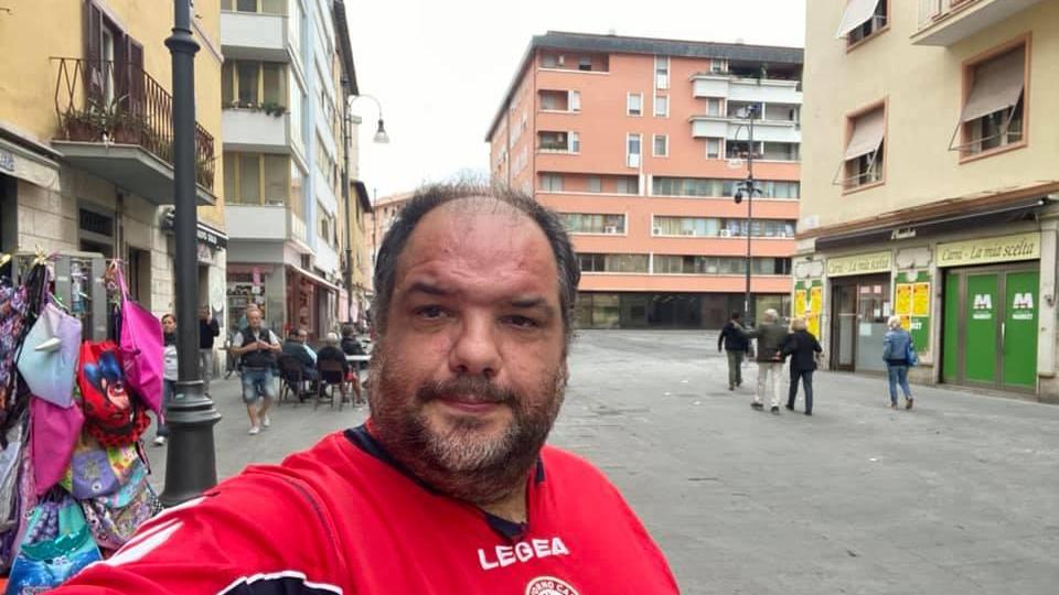 Muore in attesa del tampone. La rabbia del fratello: «Mai malato in 15 anni di lavoro»