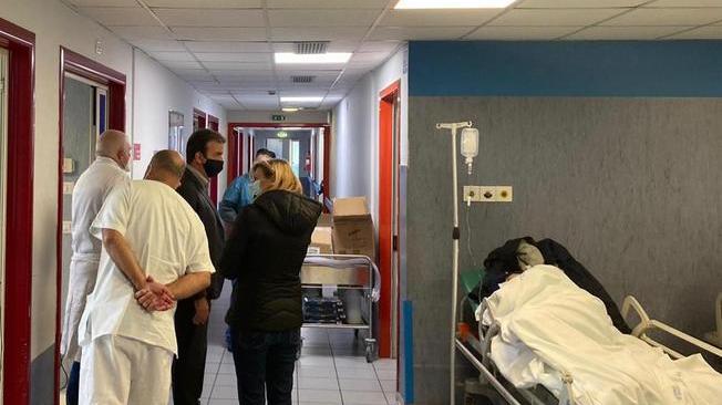 Covid:posti letto Cosenza in esaurimento,sindaco in ospedale