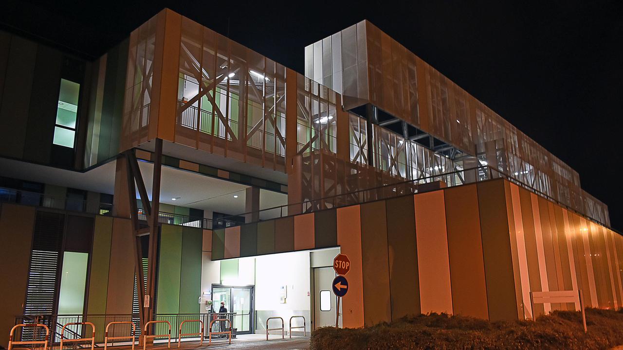 L'ingresso del pronto soccorso dell'ospedale di Pistoia