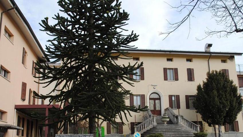 Focolaio nella Cra di Carpineti: contagiati 22 ospiti e 4 operatori