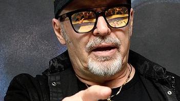 La rockstar e il prof, gli amici di Zocca Vasco: mi mancherai, eri il più colto